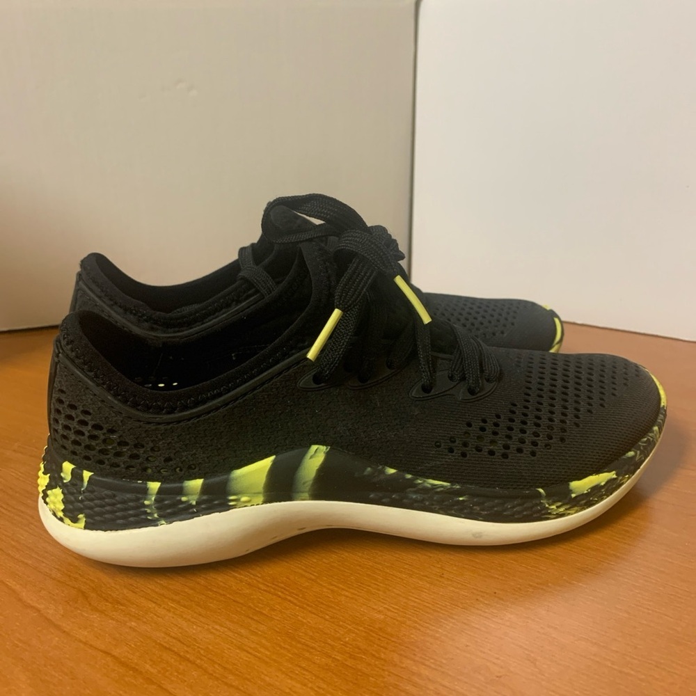 Crocs LiteRide 360 Pacer Water Walking Shoes Sneakers Yellow Black Men’s 5